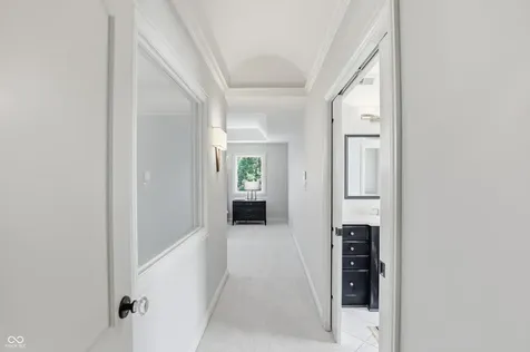 11180 Hawthorn Ridge Fishers IN 46037