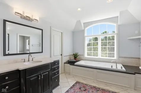 11180 Hawthorn Ridge Fishers IN 46037