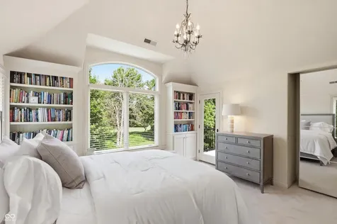 11180 Hawthorn Ridge Fishers IN 46037
