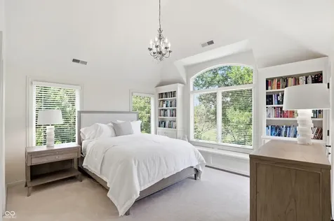 11180 Hawthorn Ridge Fishers IN 46037