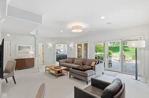 11180 Hawthorn Ridge Fishers IN 46037