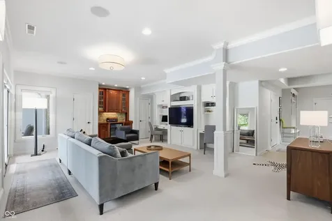 11180 Hawthorn Ridge Fishers IN 46037
