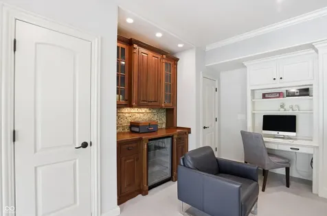 11180 Hawthorn Ridge Fishers IN 46037