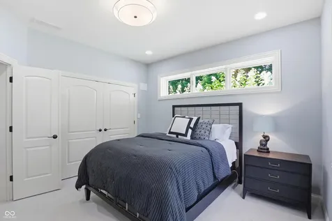 11180 Hawthorn Ridge Fishers IN 46037