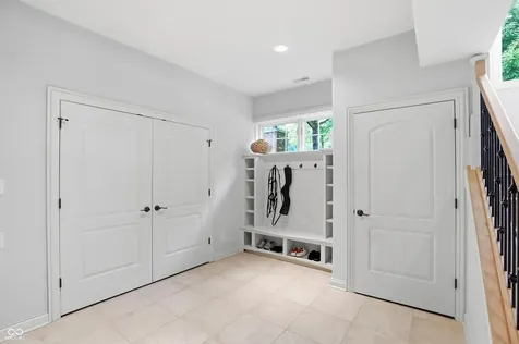 11180 Hawthorn Ridge Fishers IN 46037