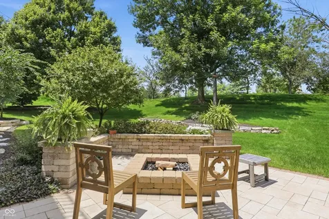 11180 Hawthorn Ridge Fishers IN 46037