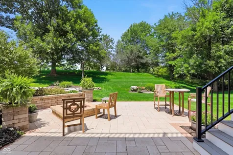 11180 Hawthorn Ridge Fishers IN 46037