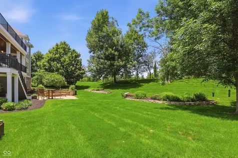 11180 Hawthorn Ridge Fishers IN 46037