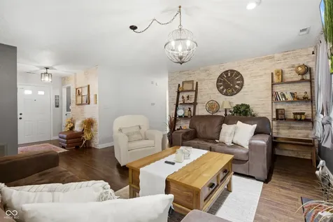 6210 Cradle River Drive Indianapolis IN 46221