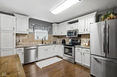 6210 Cradle River Drive Indianapolis IN 46221