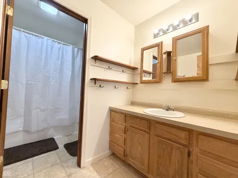 8805 E 146th Street Fishers IN 46038