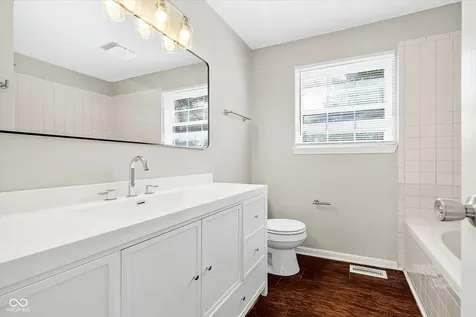 920 Millbrook Drive Avon IN 46123