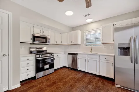 920 Millbrook Drive Avon IN 46123