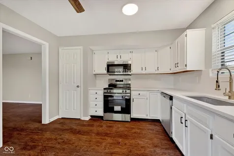 920 Millbrook Drive Avon IN 46123