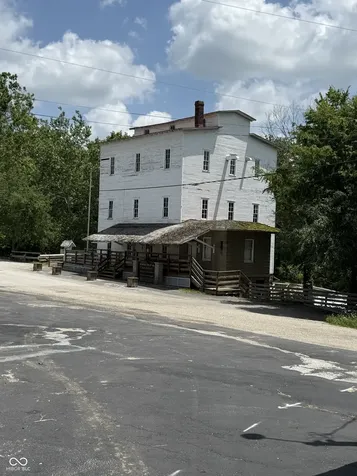 6105 S Mill Road Carbon IN 47837
