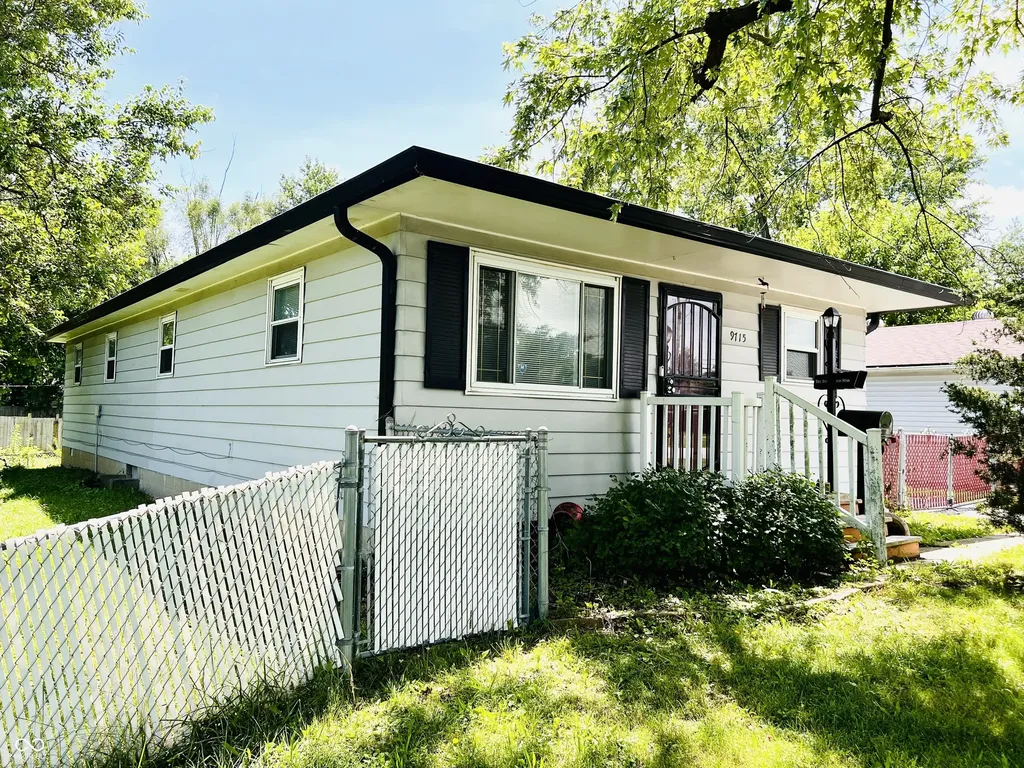 9715 E 42nd Street Indianapolis IN 46235