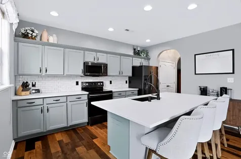 6629 W Deer Hill Drive Mccordsville IN 46055