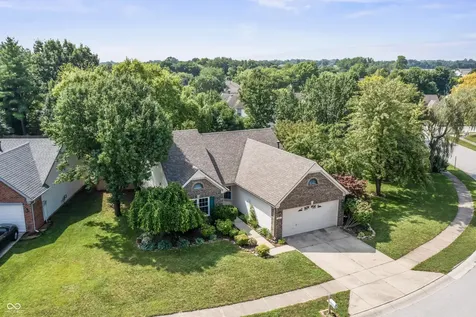 323 Lake Ridge Lane Greenwood IN 46142