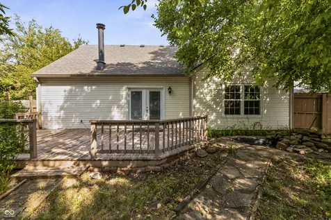 323 Lake Ridge Lane Greenwood IN 46142