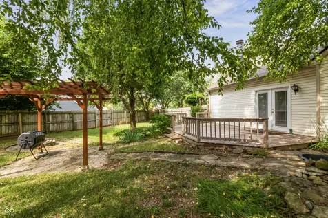 323 Lake Ridge Lane Greenwood IN 46142