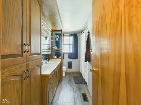 2948 E 100 S Anderson IN 46017