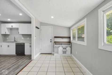 6025 Westhaven Drive Indianapolis IN 46254
