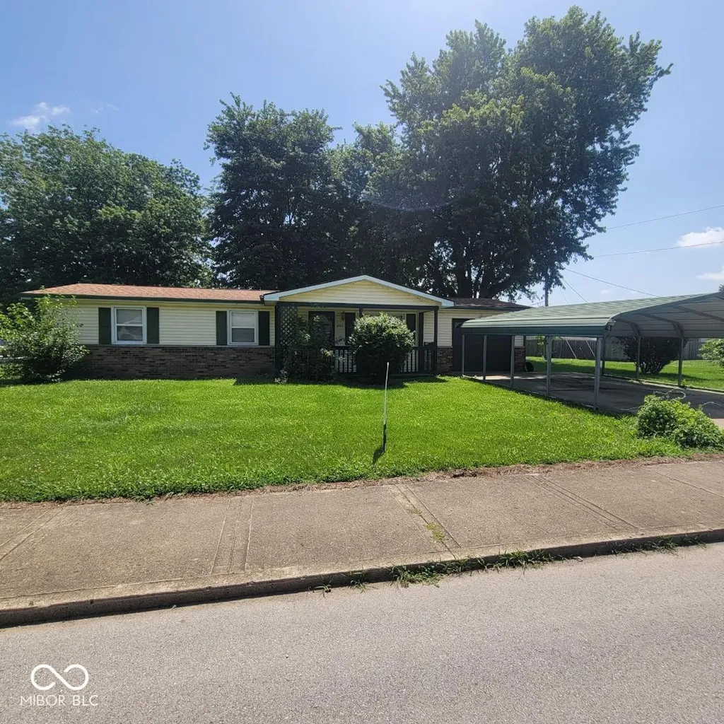 1739 Plantation Martinsville IN 46151