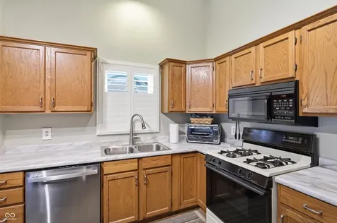 737 Franklin Court Greenfield IN 46140