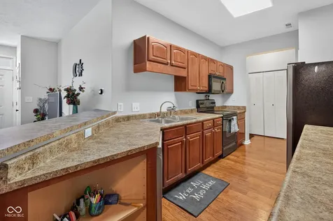 2359 Colfax Lane Indianapolis IN 46260