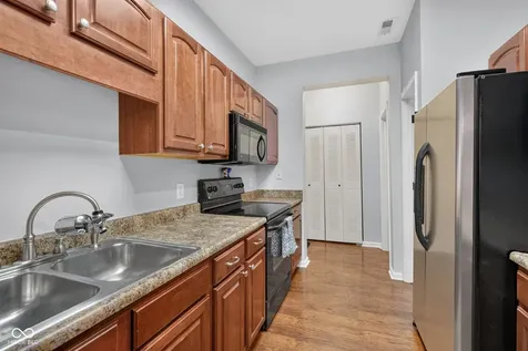 2359 Colfax Lane Indianapolis IN 46260