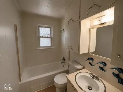 208 E 35th Street Anderson IN 46013