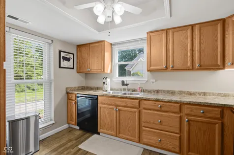 2458 Chaseway Court Indianapolis IN 46268