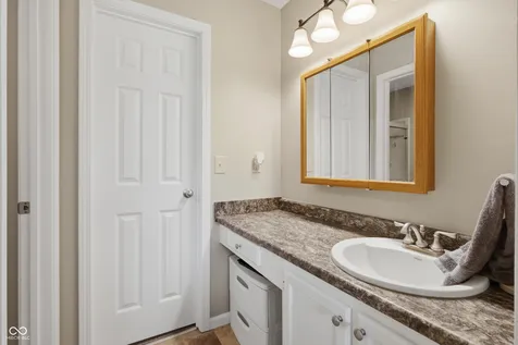 2458 Chaseway Court Indianapolis IN 46268