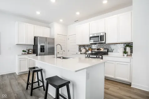 10038 Sundley Drive Indianapolis IN 46239