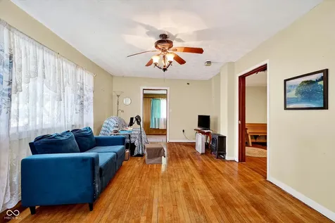 211 S Washington Street Knightstown IN 46148