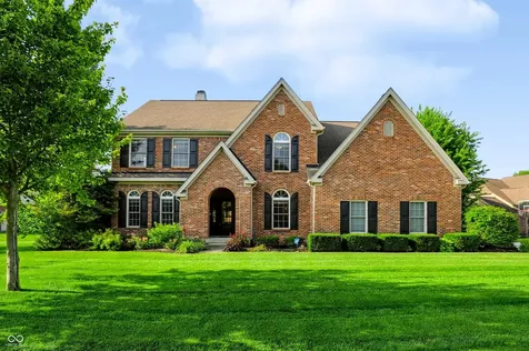 8765 Lily Court Zionsville IN 46077