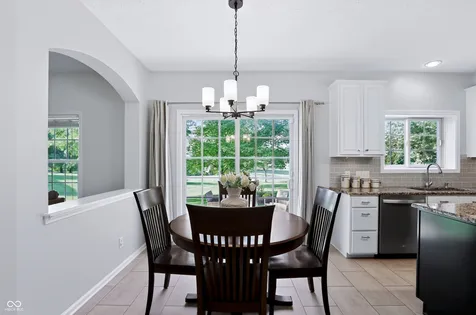 8765 Lily Court Zionsville IN 46077