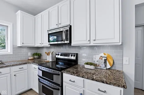 8765 Lily Court Zionsville IN 46077