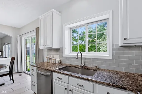 8765 Lily Court Zionsville IN 46077