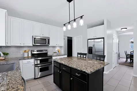 8765 Lily Court Zionsville IN 46077