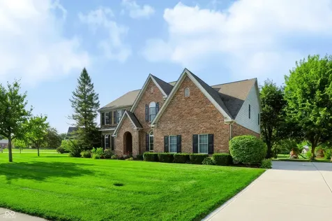 8765 Lily Court Zionsville IN 46077