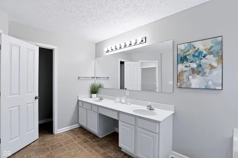 8765 Lily Court Zionsville IN 46077
