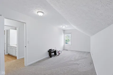 8765 Lily Court Zionsville IN 46077