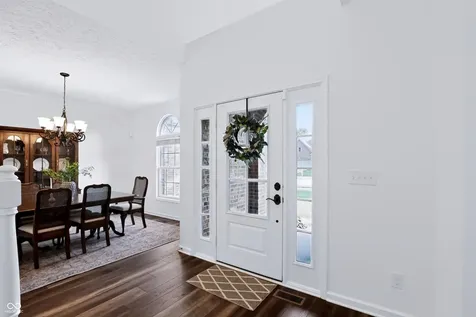 8765 Lily Court Zionsville IN 46077
