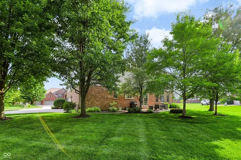 8765 Lily Court Zionsville IN 46077