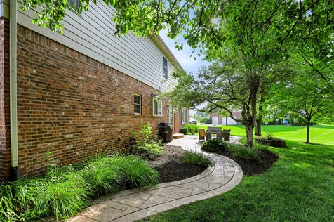 8765 Lily Court Zionsville IN 46077