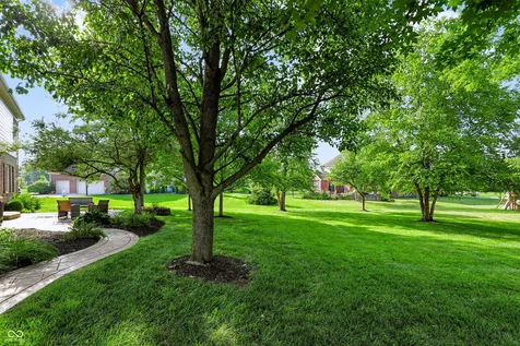 8765 Lily Court Zionsville IN 46077