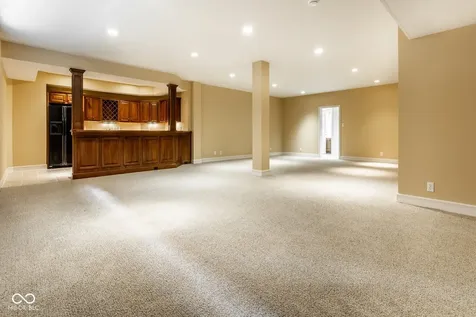 465 Mclaren Lane Carmel IN 46032