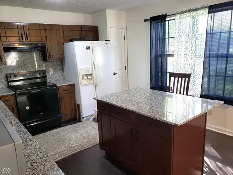 8768 Buckhaven Indianapolis IN 46256