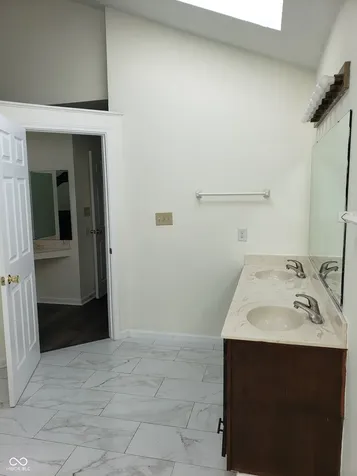 8768 Buckhaven Indianapolis IN 46256
